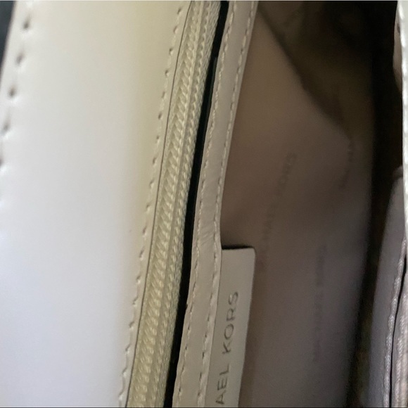 PRICE DROP!❤️Brand New Michael Kors Center Stripe Black and White Leather Bag - Picture 7 of 13